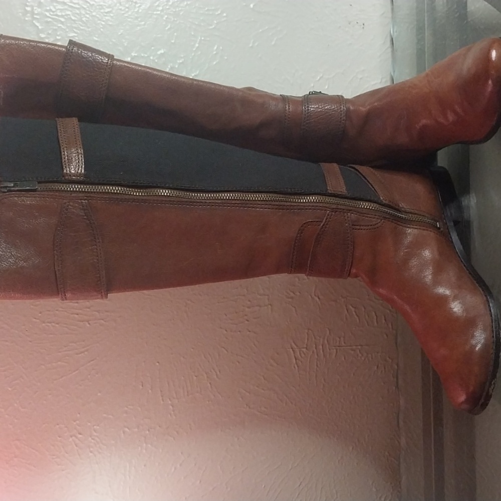 Brown Leather Heeled Boots - Picture 4 of 10